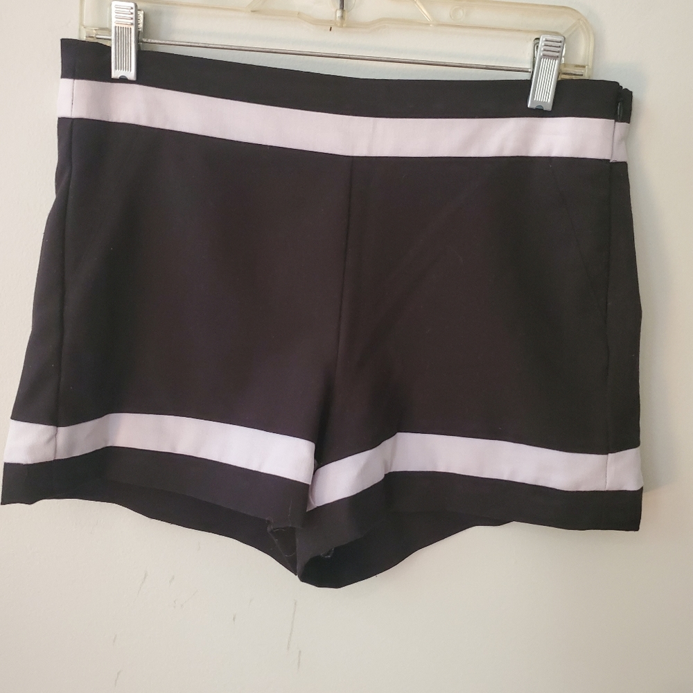 Urban hearts black/white shorts. Size 9 GUC